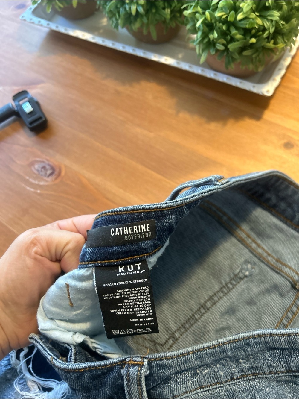 Kut From The Kloth Catherine Boyfriend
Jeans Size 6 - Picture 4 of 11